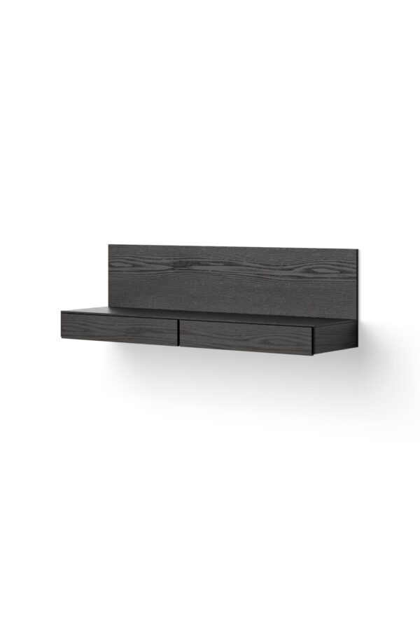 Et moderne, sort træ NYHED - Tana Væghængt Mediemodul med et minimalistisk design med to skuffer og en forlænget hylde, isoleret på en hvid baggrund.