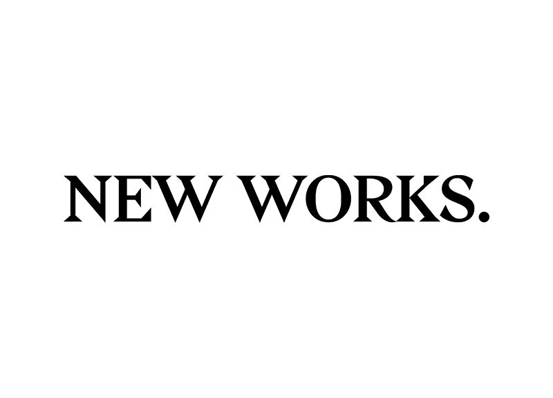 Billedet viser ordene "NEW WORKS." med sorte store bogstaver mod en almindelig hvid baggrund.