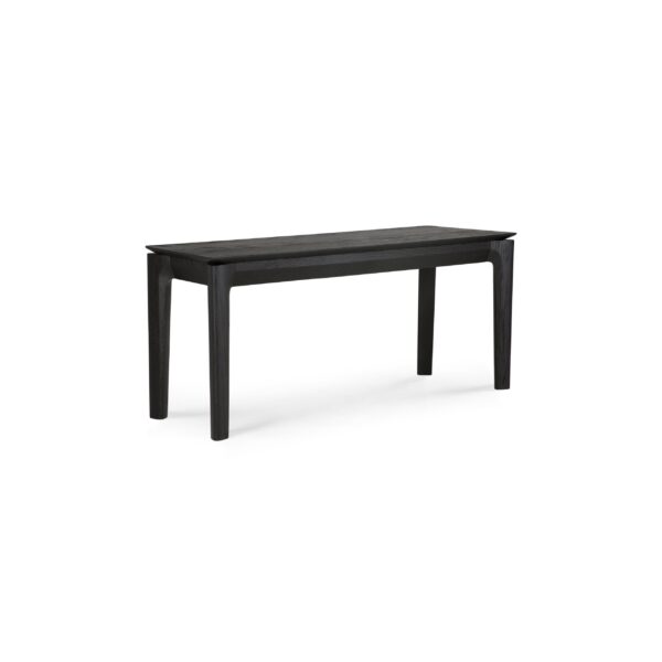 En Bok bænk - lakeret eg - sort med en rektangulær top og fire lige ben. Bænken har et minimalistisk design med rene linjer og ingen udsmykning.