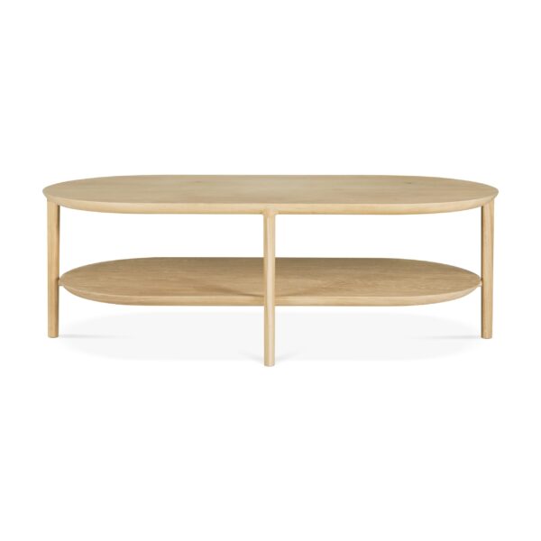 Et Bok sofabord - eg - aflangt - 1 hylde har en nederste hylde til ekstra opbevaring. Bordet har et minimalistisk design med glatte kanter og en naturlig finish.