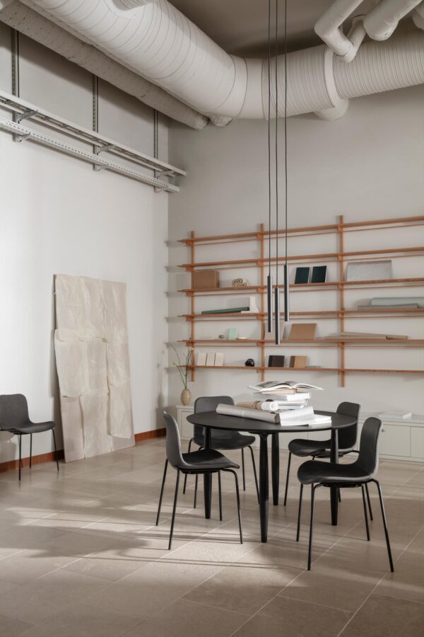 NORR11 - Langue Spisebordsstol, Sort/Dunes Anthracite - Billede 2