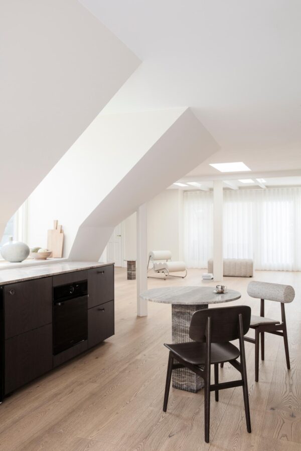 NORR11 - NY11 Spisebordsstol, Light Smoked/Dunes Anthracite - Billede 3