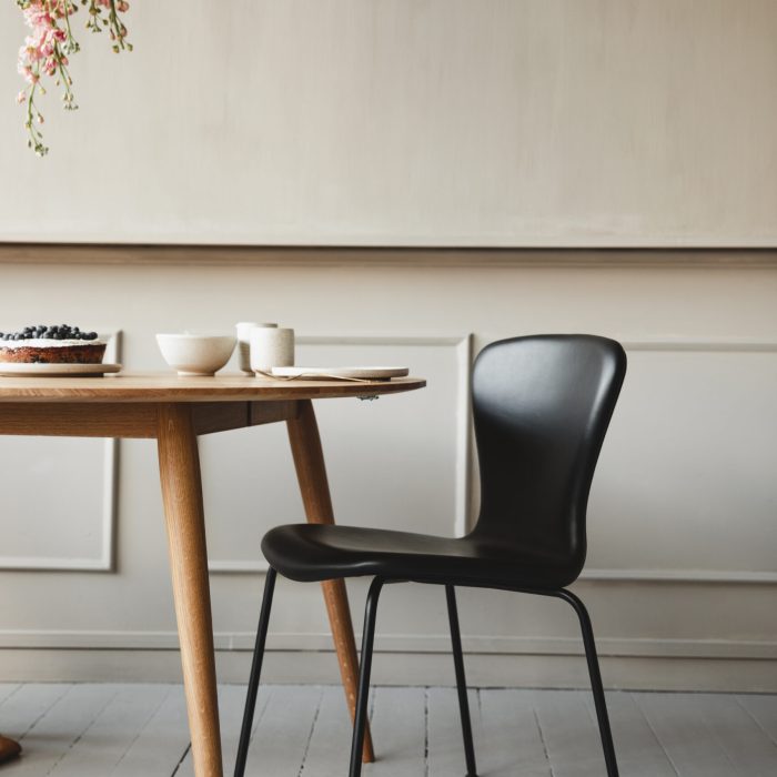 bruunmunch_furniture_PLAYchair_tube_Dining_Chair_basic_black_02.jpg